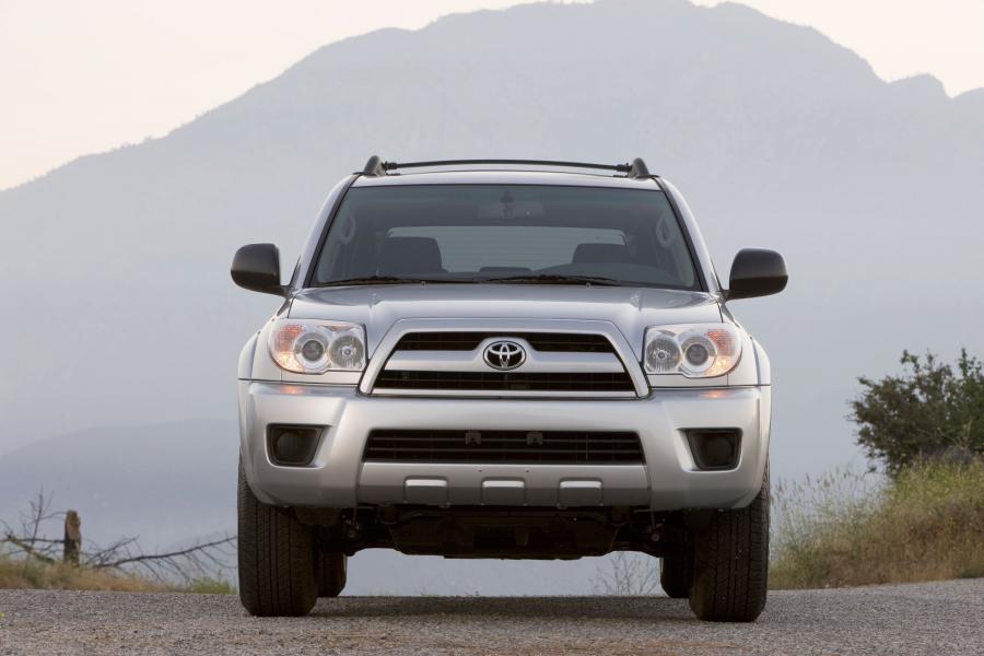  Toyota 4Runner 2006 года  (фото 41 из 50)